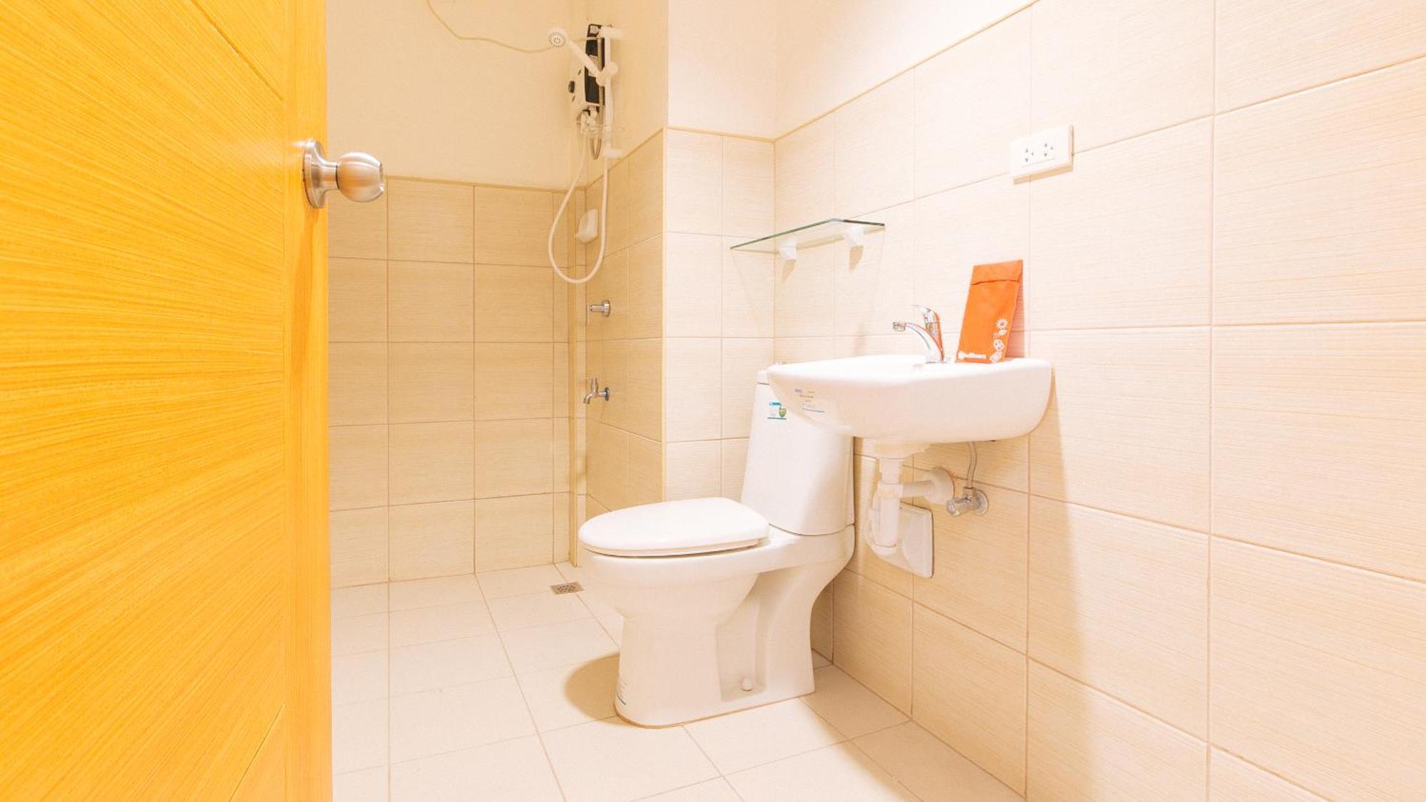 Reddoorz Plus At Alpina Heights Paranaque Paranaque City Dış mekan fotoğraf