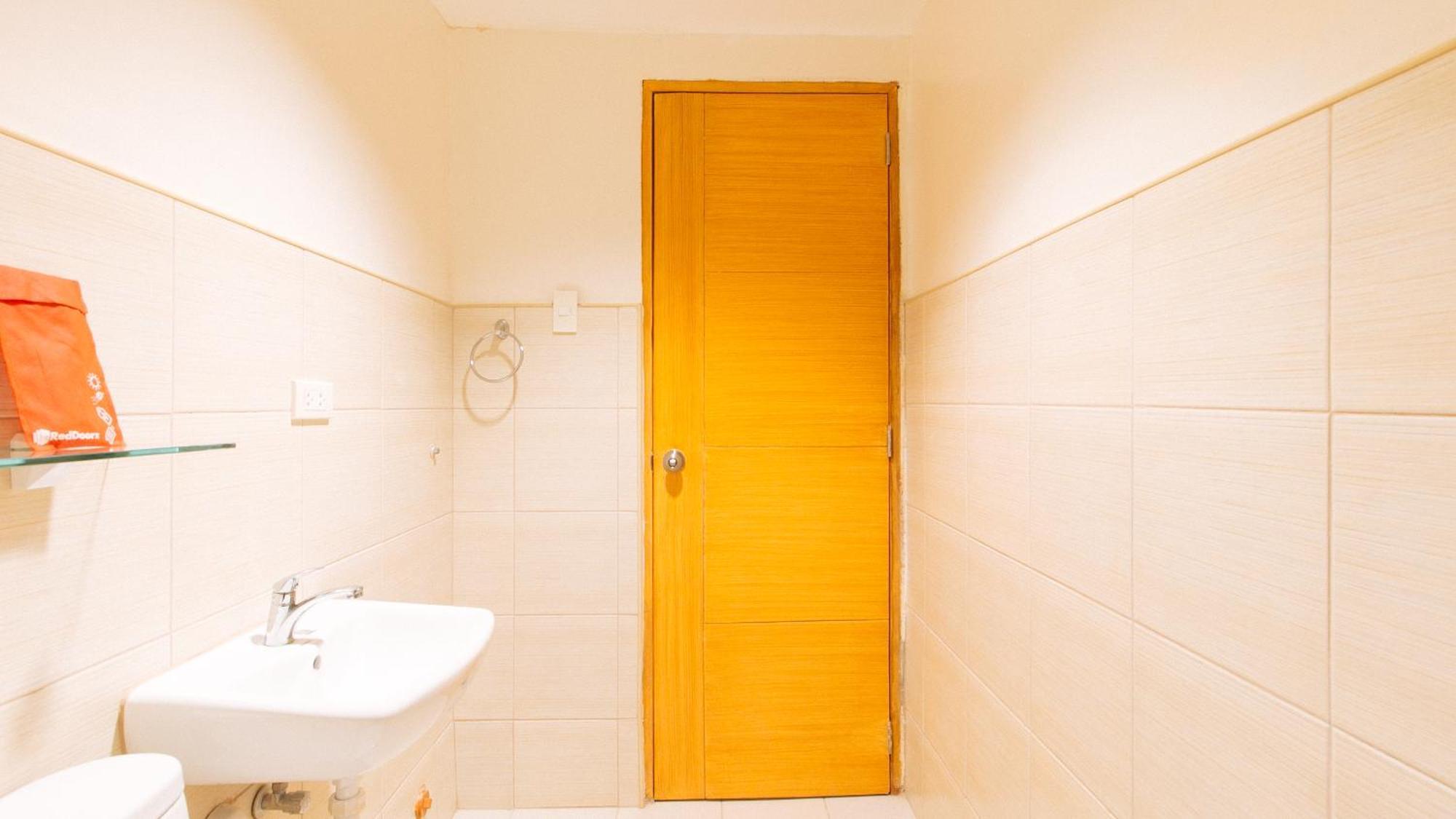 Reddoorz Plus At Alpina Heights Paranaque Paranaque City Dış mekan fotoğraf