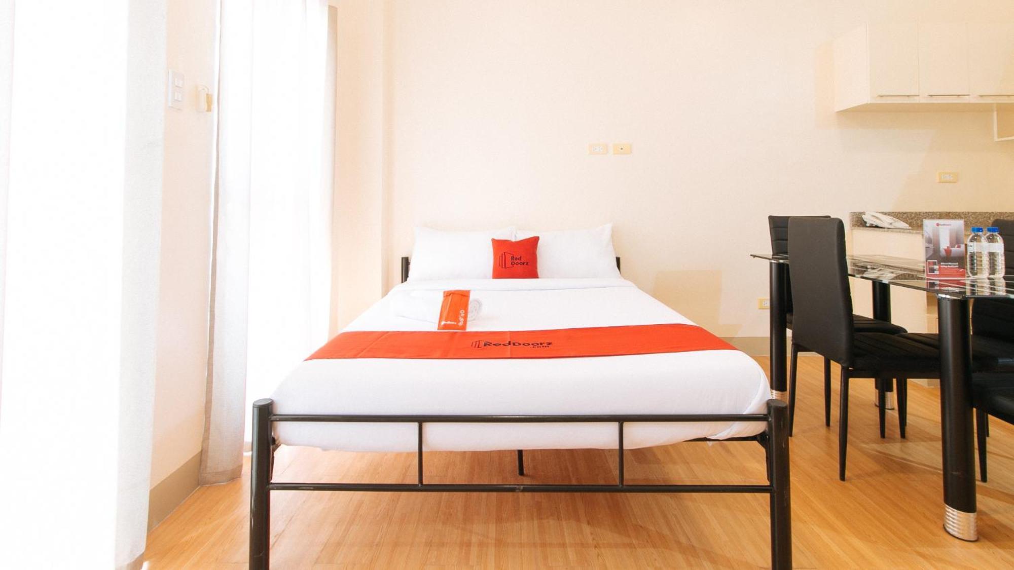 Reddoorz Plus At Alpina Heights Paranaque Paranaque City Dış mekan fotoğraf