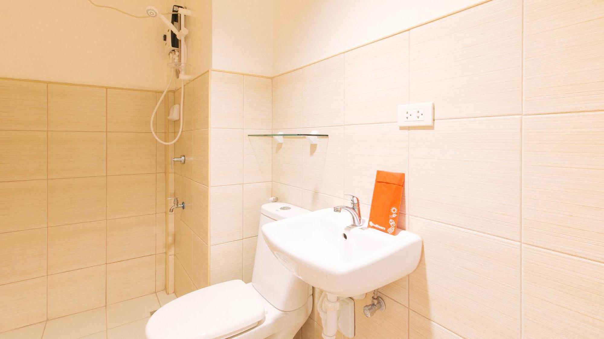 Reddoorz Plus At Alpina Heights Paranaque Paranaque City Dış mekan fotoğraf