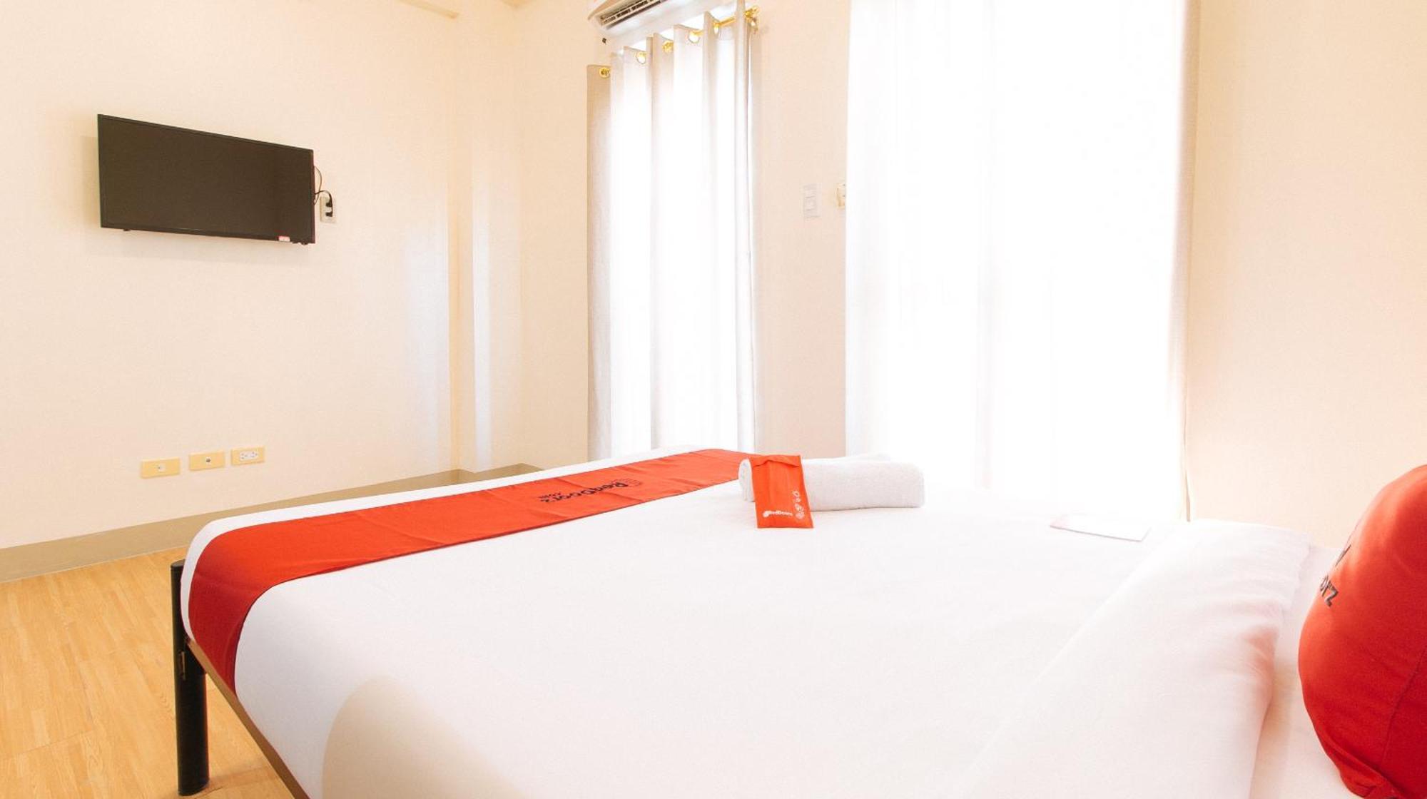 Reddoorz Plus At Alpina Heights Paranaque Paranaque City Dış mekan fotoğraf