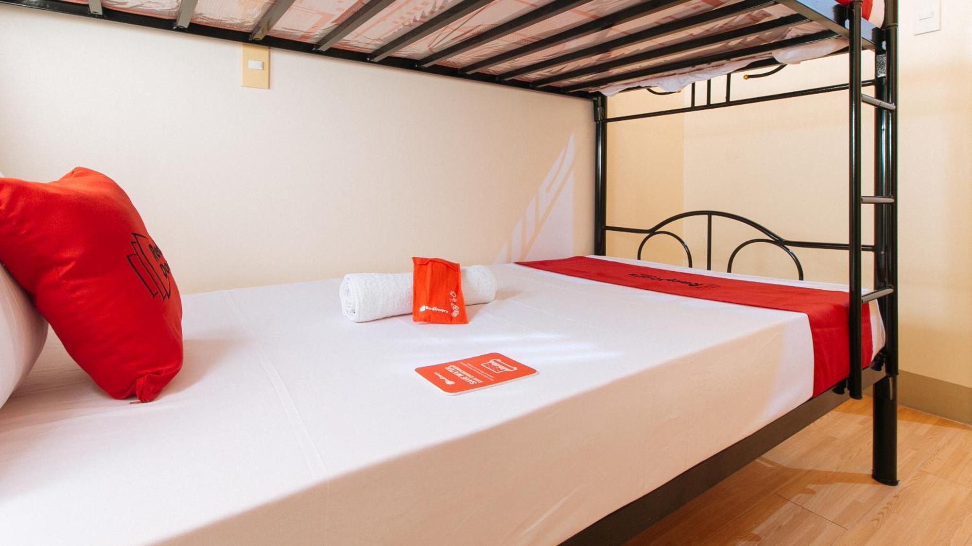 Reddoorz Plus At Alpina Heights Paranaque Paranaque City Dış mekan fotoğraf