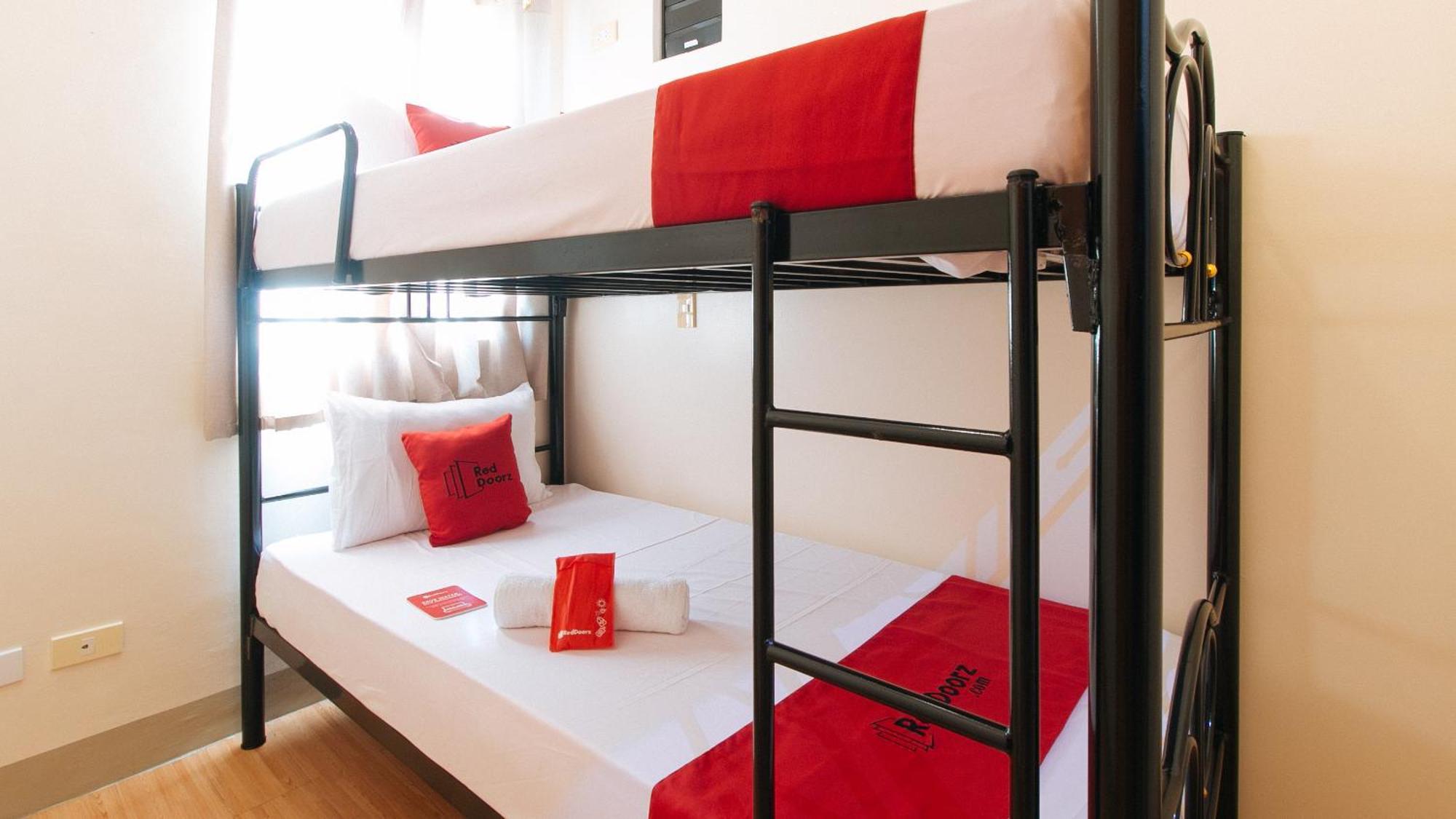Reddoorz Plus At Alpina Heights Paranaque Paranaque City Dış mekan fotoğraf