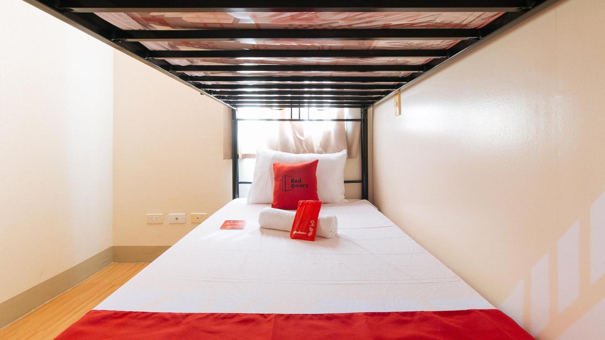 Reddoorz Plus At Alpina Heights Paranaque Paranaque City Dış mekan fotoğraf