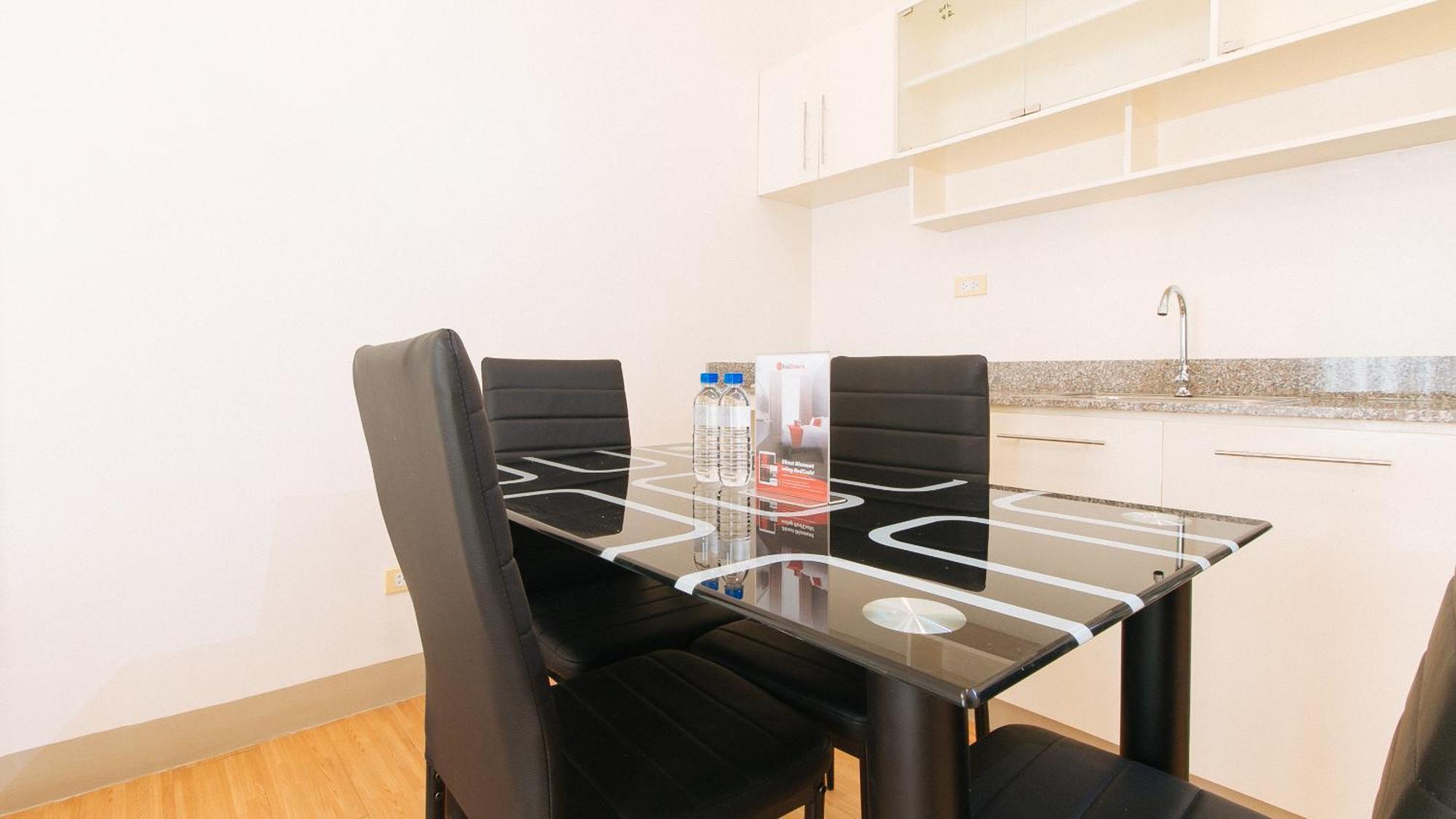 Reddoorz Plus At Alpina Heights Paranaque Paranaque City Dış mekan fotoğraf