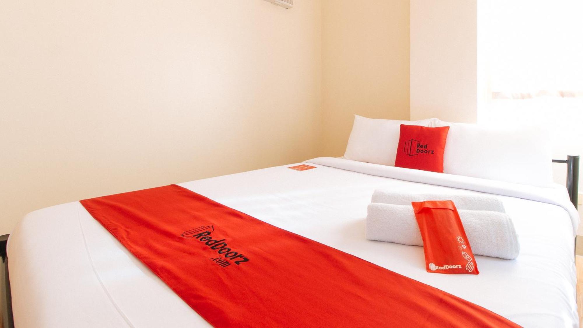 Reddoorz Plus At Alpina Heights Paranaque Paranaque City Dış mekan fotoğraf